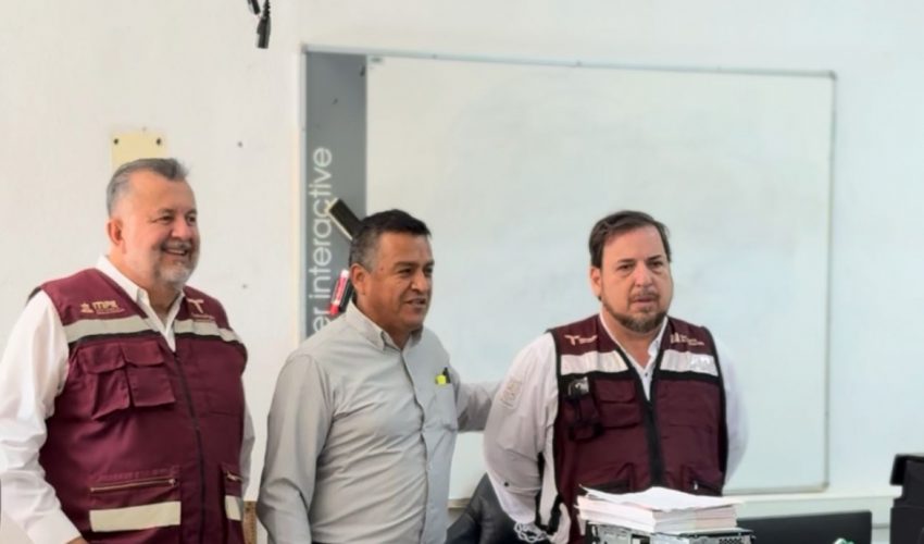 En Villa de Casas, fortalece gobierno de Américo infraestructura educativa.