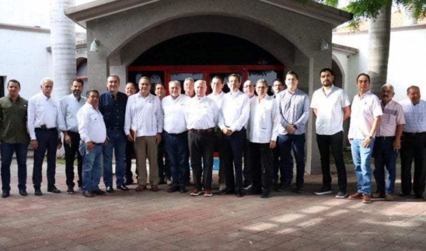 Promueve ITAVU alianza con la CMIC para impulsar vivienda con sentido social.