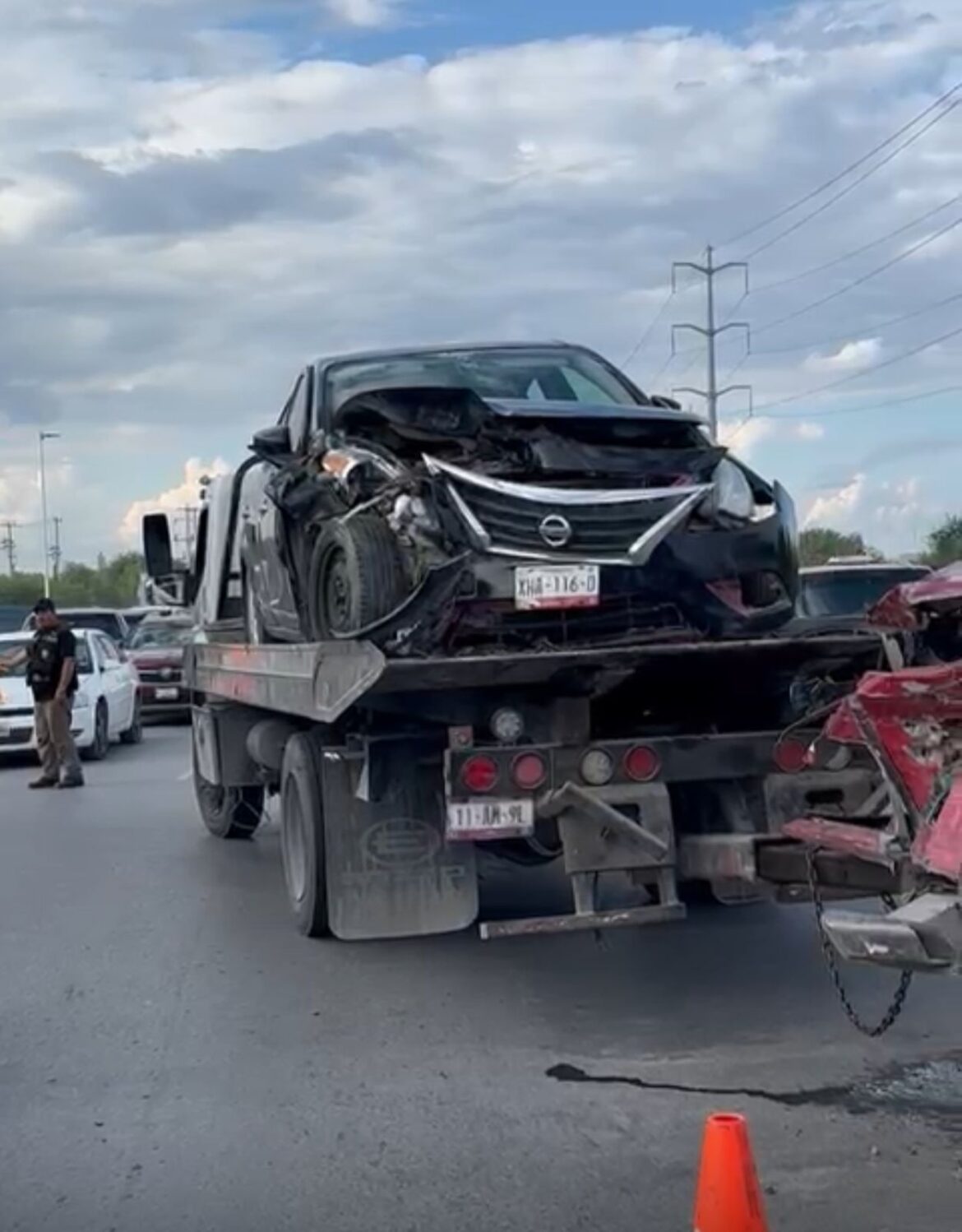 Mujer y menor lesionadas en accidente sobre carretera Reynosa San Fernando.