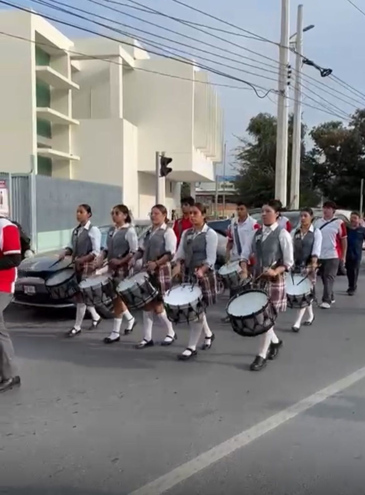 Personal del Distrito de Salud para el Bienestar llevó a cabo una caminata informativa por las calles de la colonia Rodríguez.