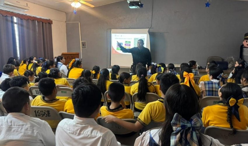 ENSEÑAN A NIÑOS Y NIÑAS DE NUEVO LAREDO SEGURIDAD DIGITAL Y USO RESPONSABLE DE INTERNET