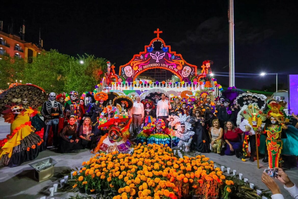 Celebró Alcalde Carlos Peña Ortiz Concurso de Catrinas 2025 con la CANACO