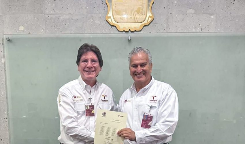 ENTREGA SECRETARIO DE SALUD NOMBRAMIENTOS A FUNCIONARIOS DENTRO DE LA NUEVA ESTRUCTURA ORGÁNICA DE ESTA DEPENDENCIA