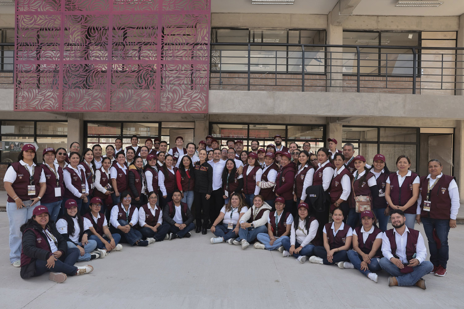 Versión estenográfica. Beca Universal Benito Juárez para Educación Media Superior. El Marqués, Querétaro