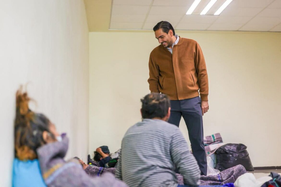 Constató Carlos Peña Ortiz atención del Albergue Temporal del Polideportivo Reynosa 