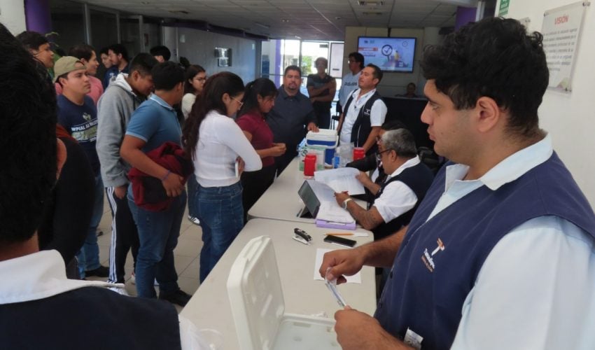 Refuerzan salud estudiantil con jornada de vacunación en la UPV.